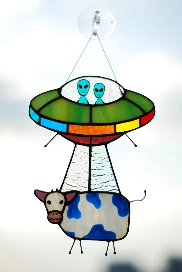 ๐ธUFO Abduction a Cow Stained Suncatcher๐ฎโจ - Image 4