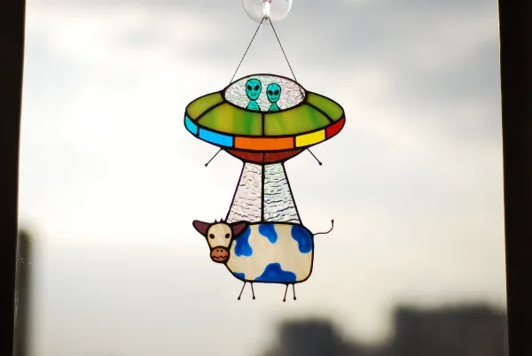 ๐ธUFO Abduction a Cow Stained Suncatcher๐ฎโจ - Image 5