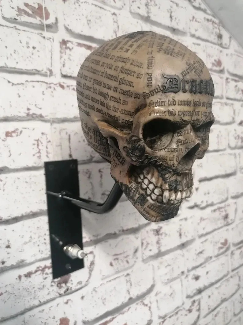 ☠️🏴☠️Skull holder for motorcycle helmet and jacket