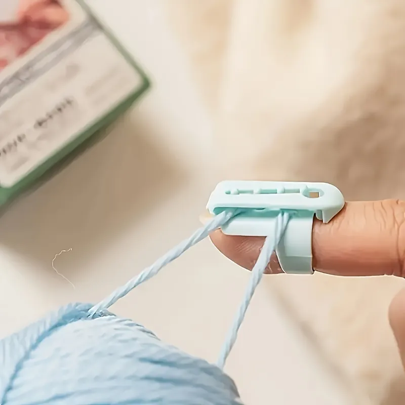 Yarn Guide Ring Crocheting Knitting Tool - Image 4
