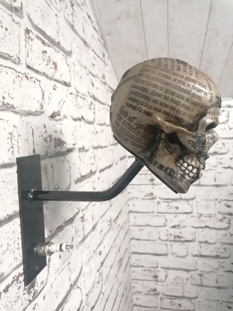 ☠️🏴☠️Skull holder for motorcycle helmet and jacket - Image 8