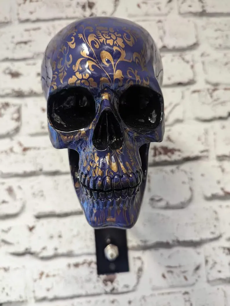 ☠️🏴☠️Skull holder for motorcycle helmet and jacket - Image 11
