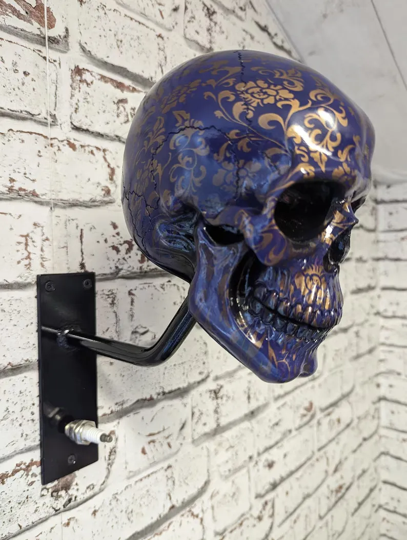 ☠️🏴☠️Skull holder for motorcycle helmet and jacket - Image 2