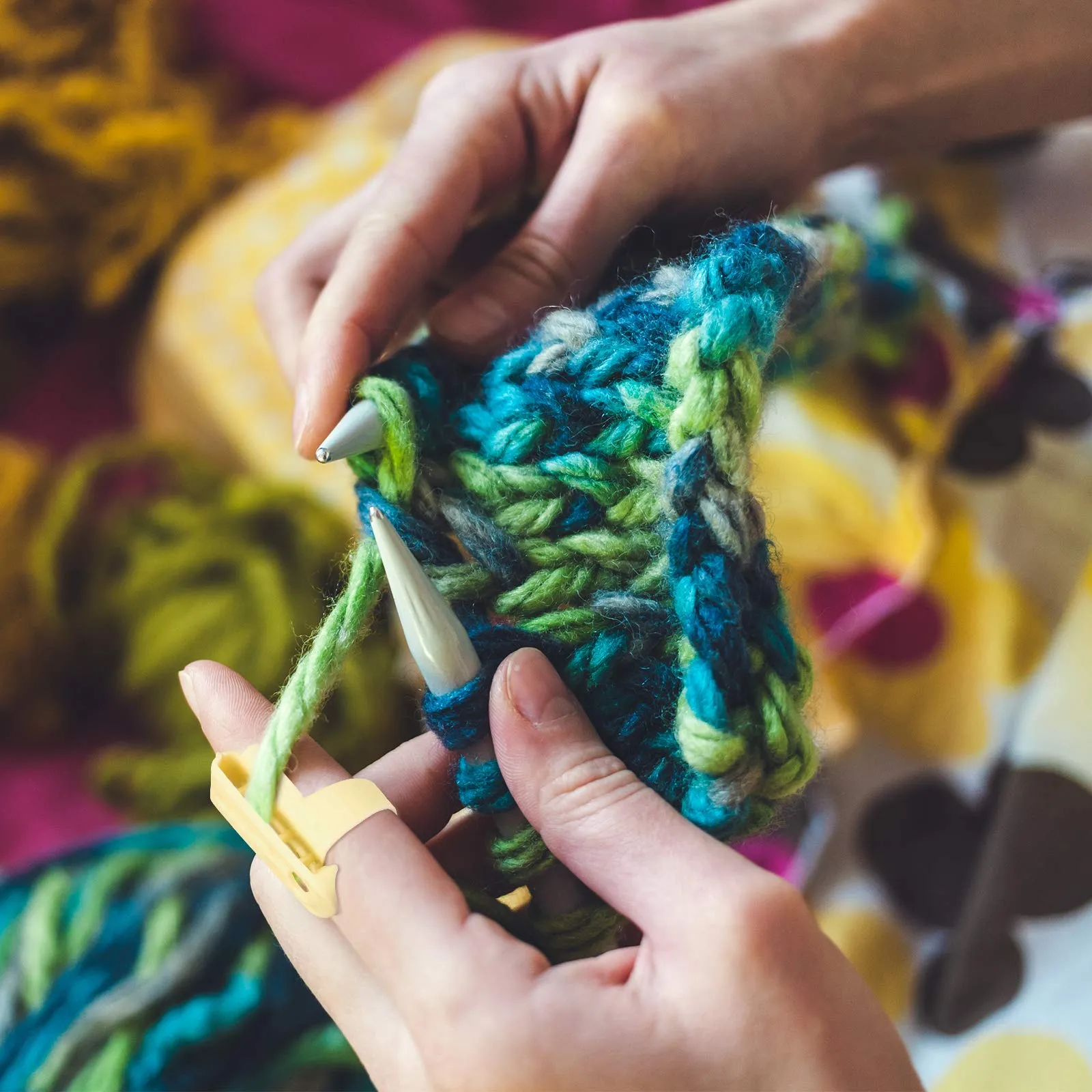 Yarn Guide Ring Crocheting Knitting Tool - Image 8