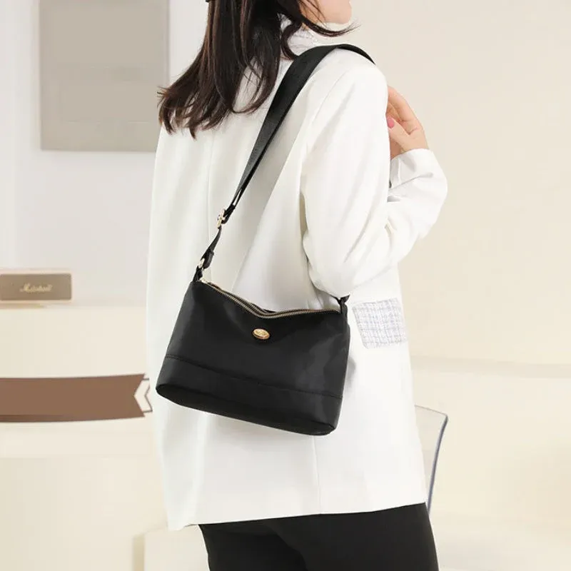 Minimalist Large-Capacity Nylon Shoulder And Crossbody Bag - Image 2