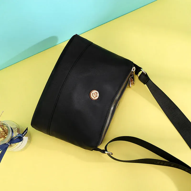 Minimalist Large-Capacity Nylon Shoulder And Crossbody Bag - Image 6