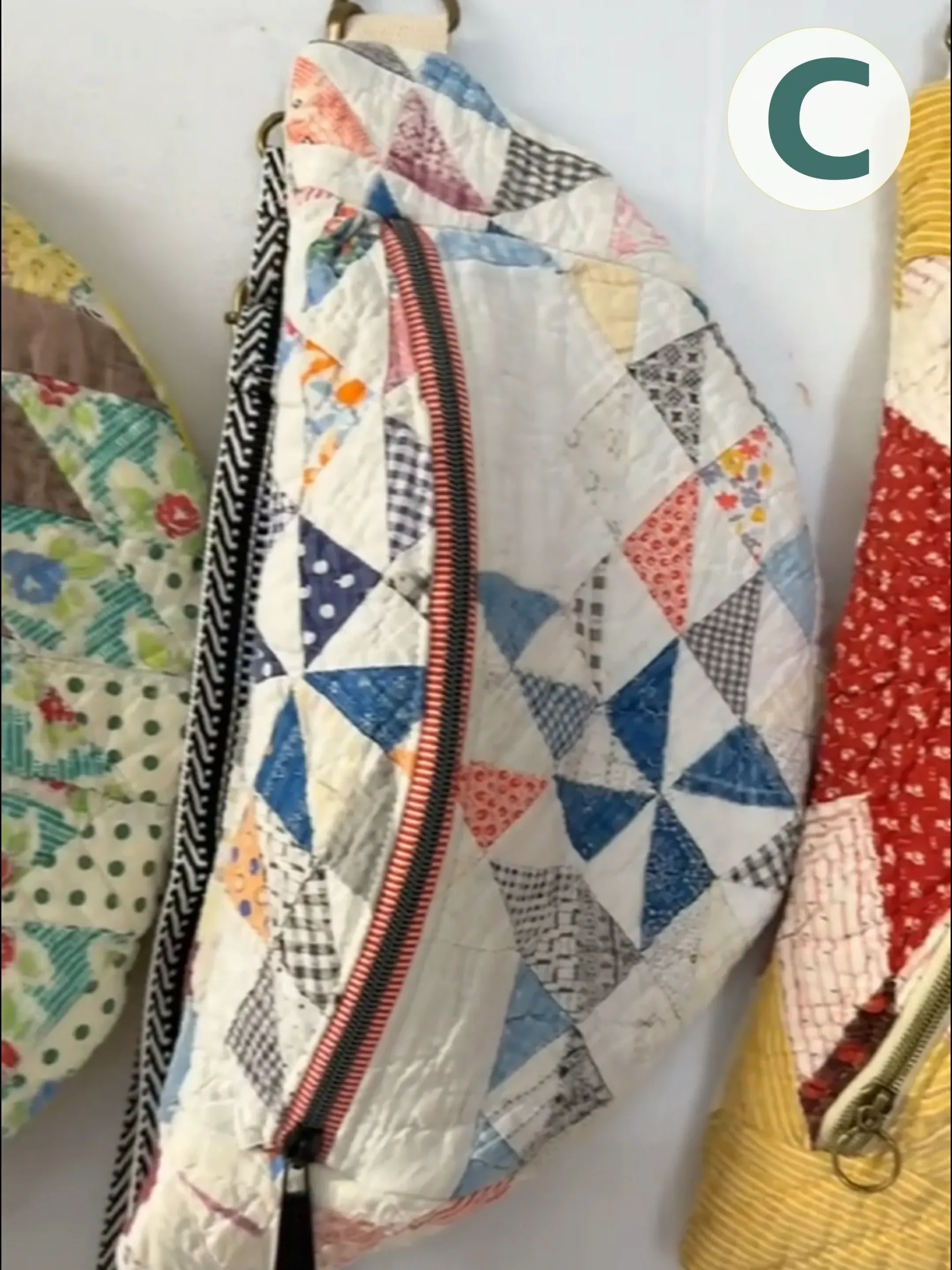🔥🔥 Vintage-Inspired Patchwork Quilted Sling Bag - Image 9