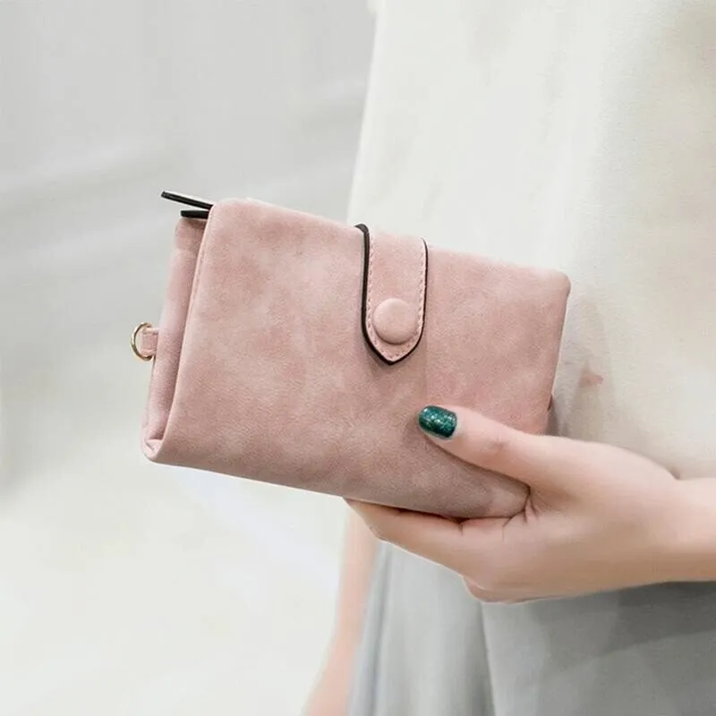 Small trifold leather wallet for women - Image 10