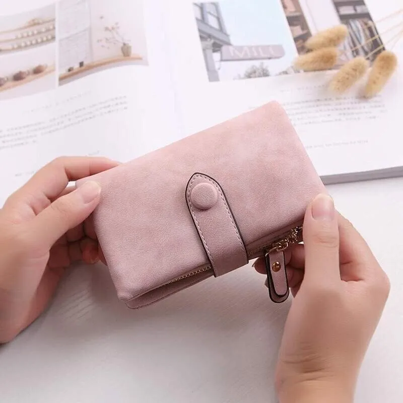 Small trifold leather wallet for women - Image 4