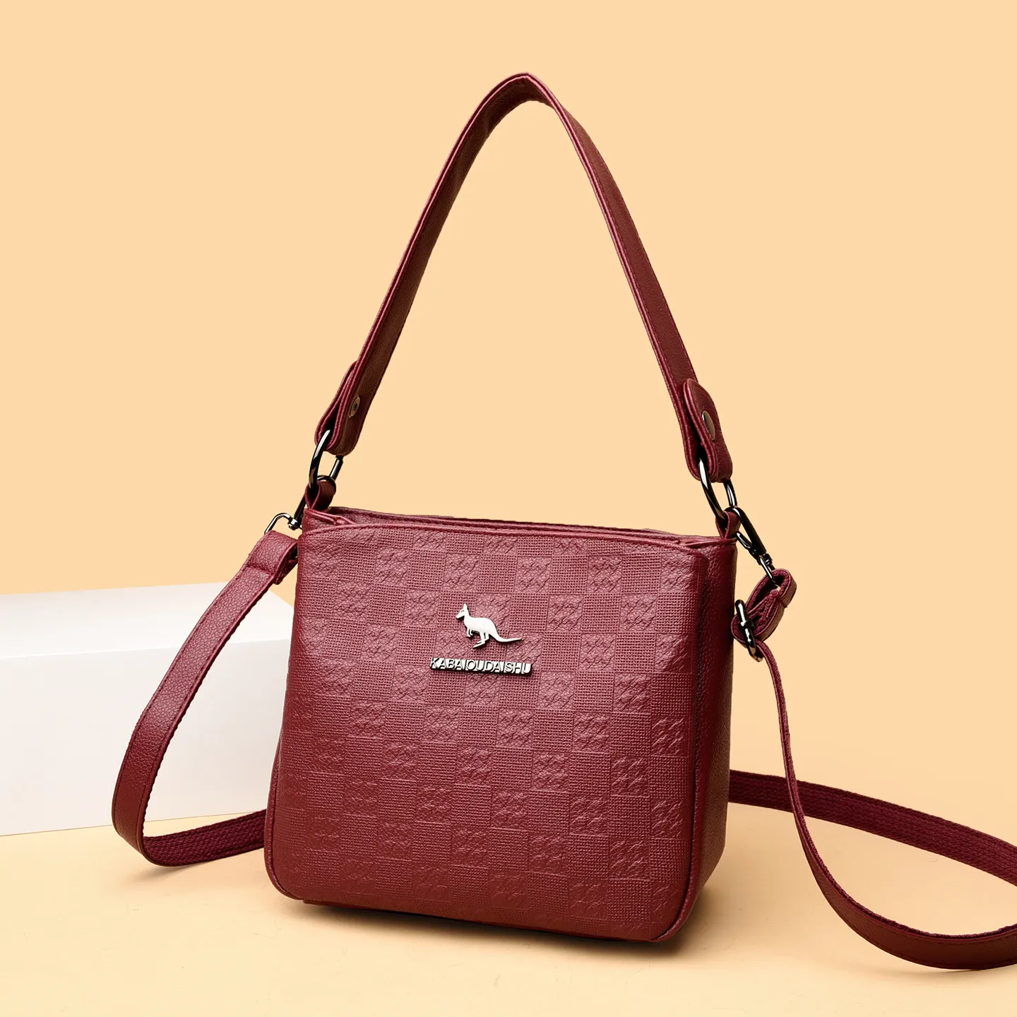 Elegant Leather Shoulder Bag for Women - Image 2