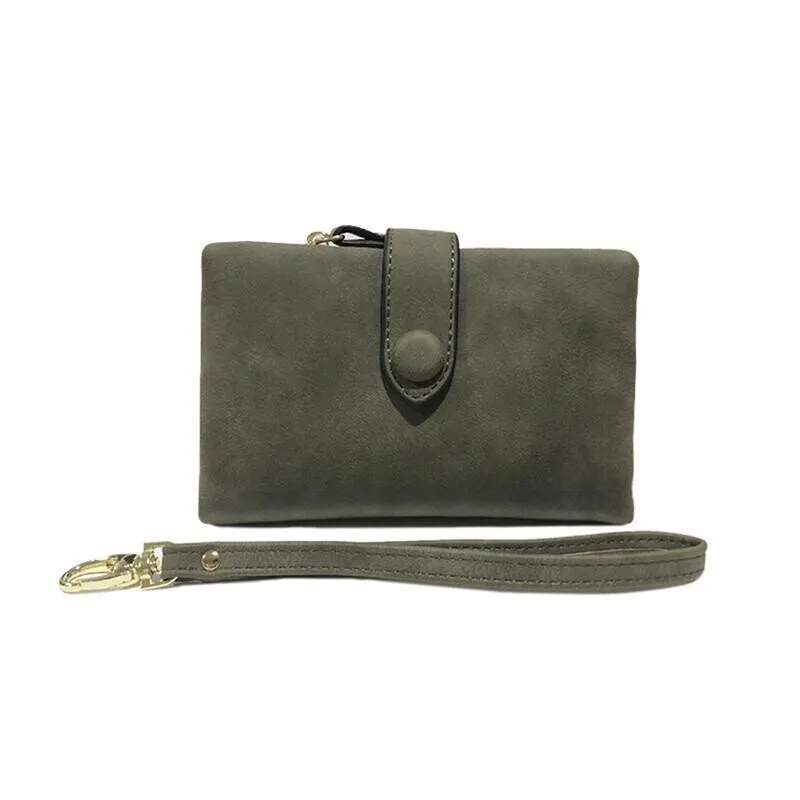 Small trifold leather wallet for women - Image 14